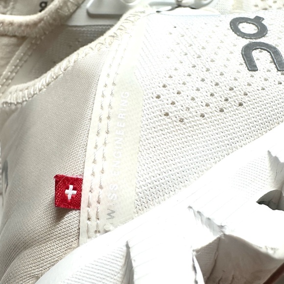 On Cloud 5- Coast. Off White/Cream Women’s Running Shoes - Picture 8 of 10